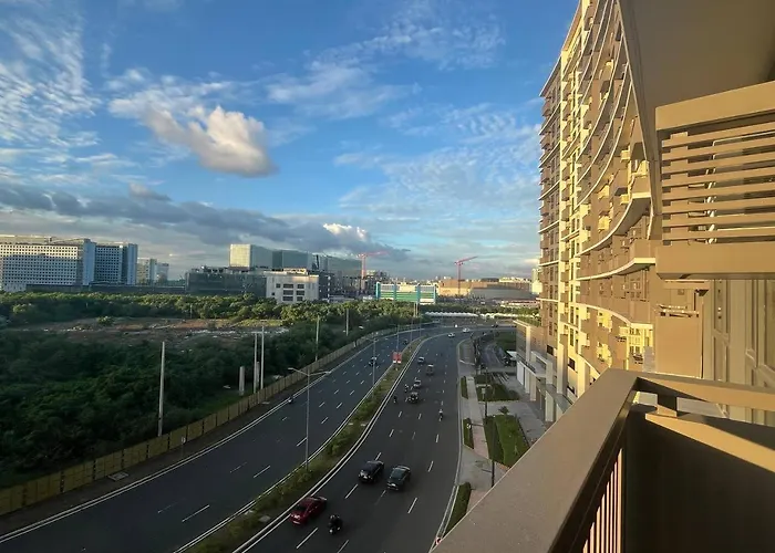 Gentry Manor Balcony View Wifi Tv Walk To Okada Casino 8j Manila